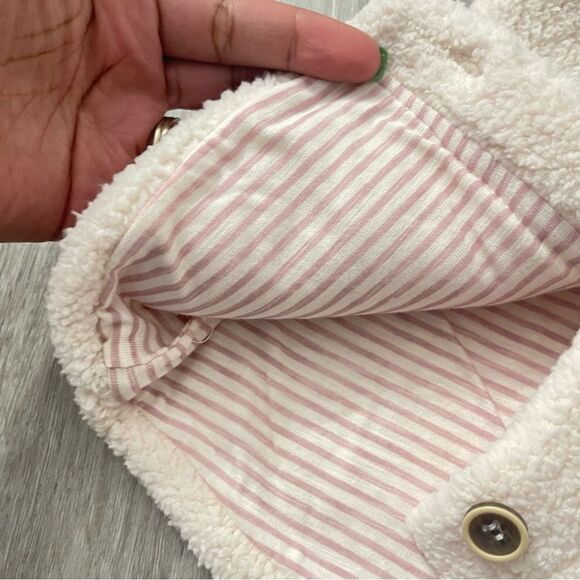 Jessica Simpson Baby Girl’s Cream Sherpa Button Front Sleeveless Vest 18M - Picture 7 of 11